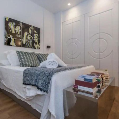 Ferienwohnung Apartamento De Lujo En Neptuno Madrid Exterior foto